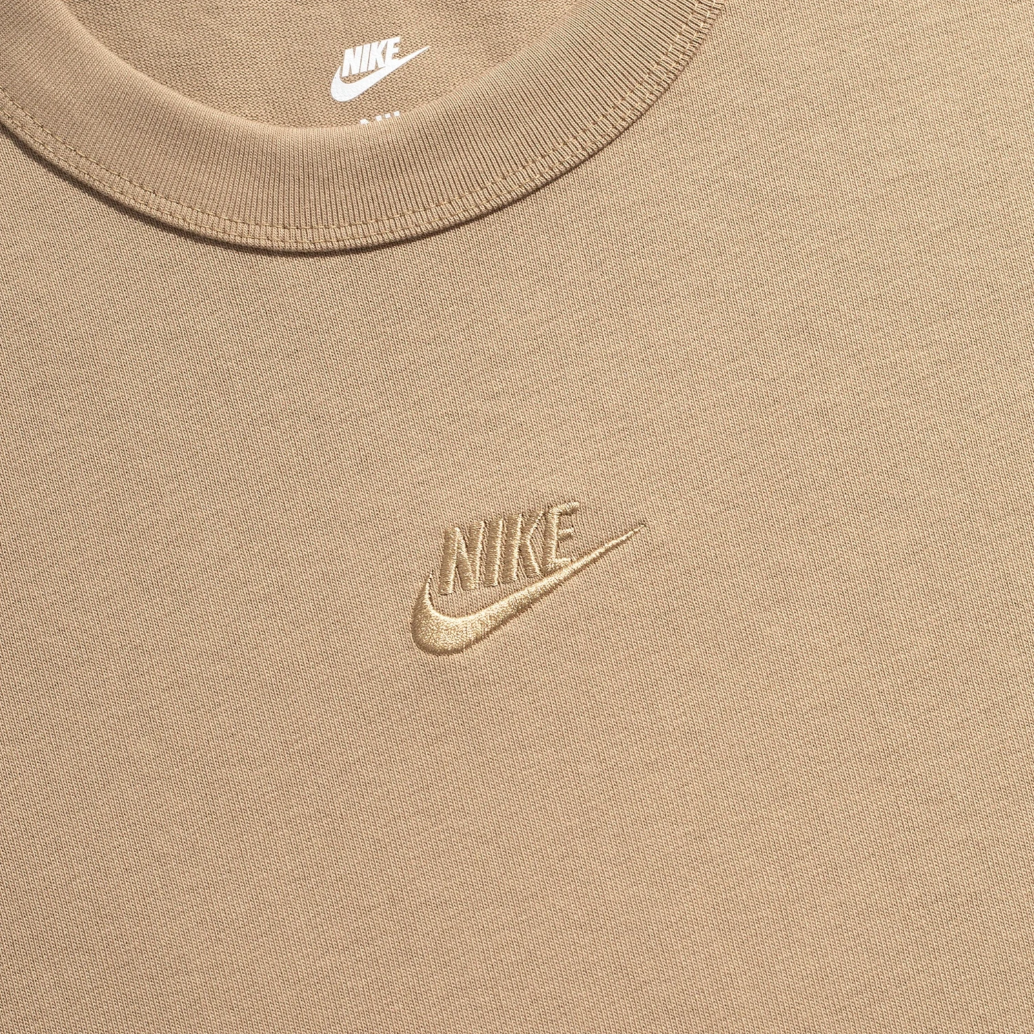 Nike Sportswear Premium Essentials T-Shirt - Image 10